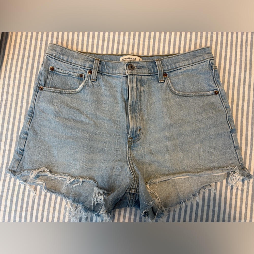 Abercrombie ‘90s Relaxed Cutoff Short High Rise